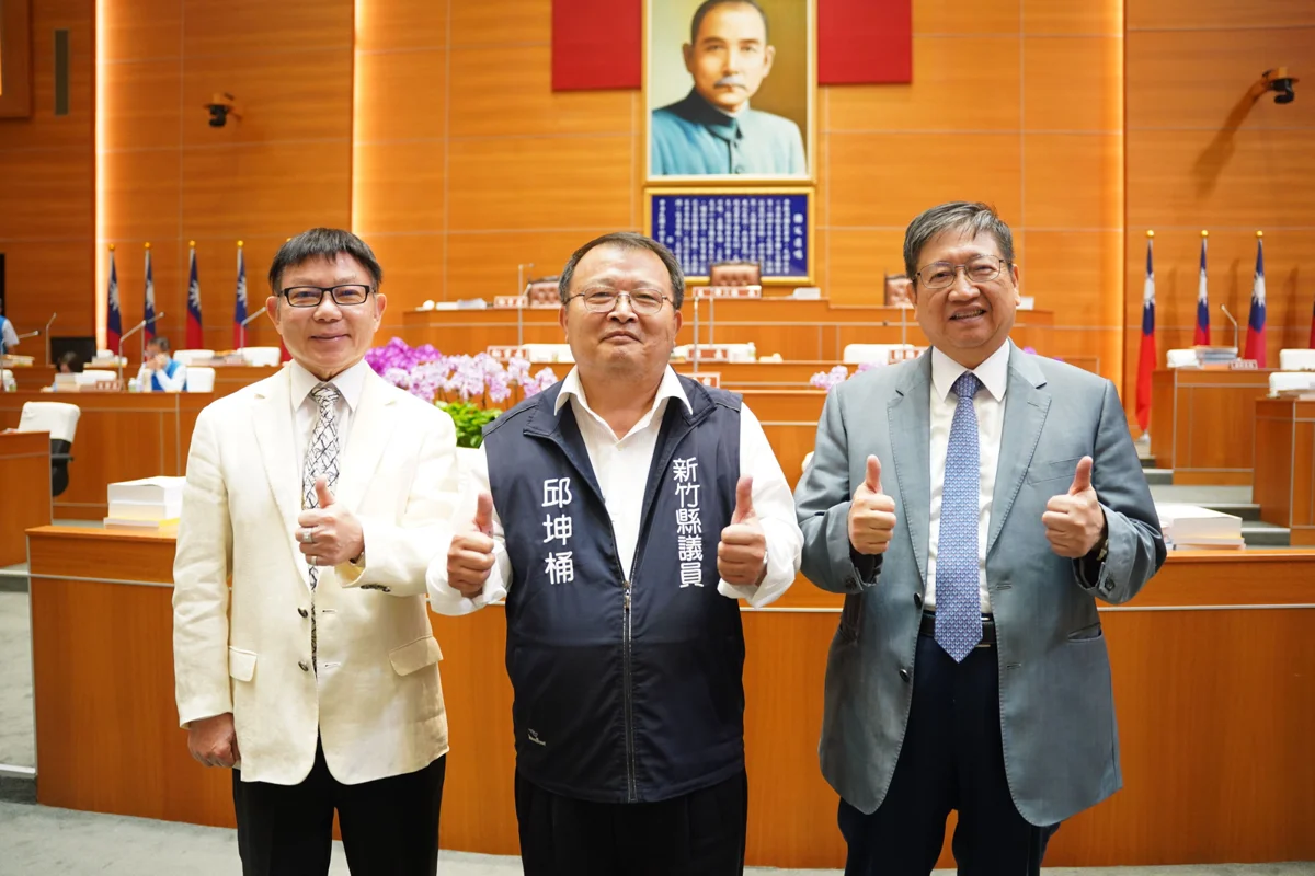 廚餘養豬明年全面禁止!竹縣議員邱坤桶質詢轉型配套與寶山琉璃蟻害