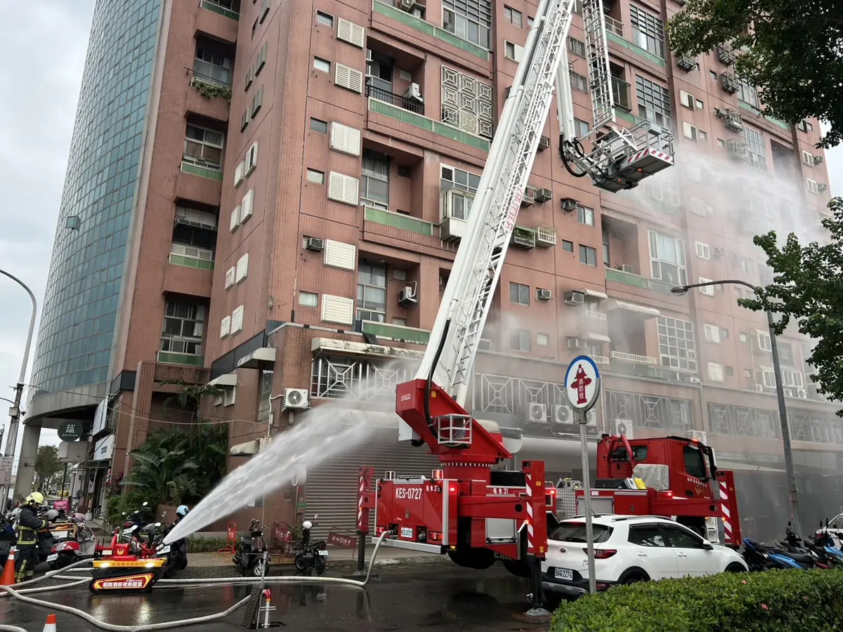 香港大火警訊!宜蘭消防急了 突襲「紐約市大樓」實兵演練高樓救災