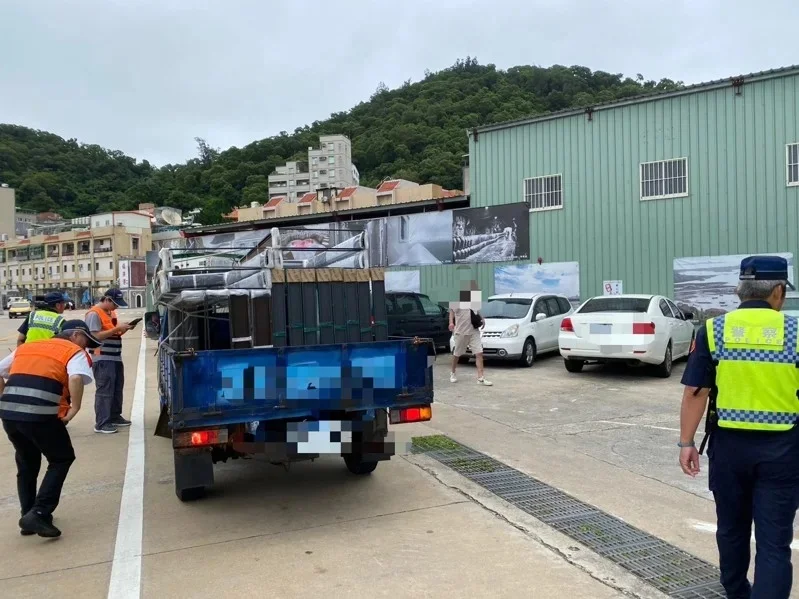 馬祖藍眼淚季迎觀光人潮!南竿啟動交通大執法 警監聯合守護行車安全