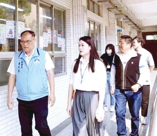 金門國小資優鑑定報名創新高!副縣長李文良親赴中正國小勉勵師生
