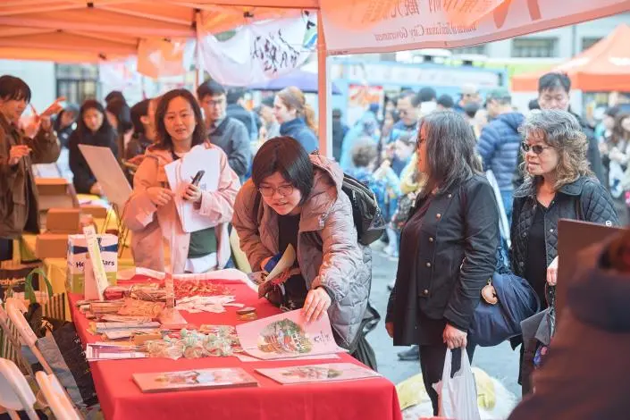 台南月老紅到紐約!跨海為外國人牽紅線 台灣巡禮藝術節掀「哈台」旋風
