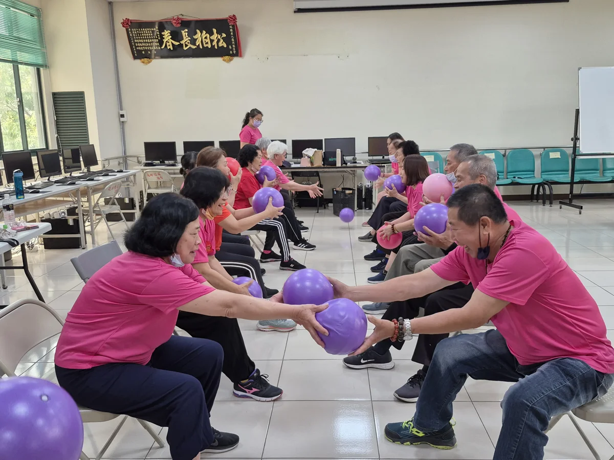 台南高齡志工占逾6成!70歲前保母服務破7千小時、91歲阿壽伯退而不休
