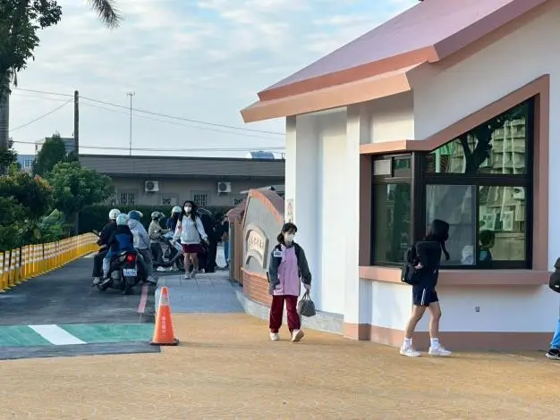 善化國中「圍牆內縮」終結通學夢魘!2千萬打造安全廊帶,家長讚:接送不再心驚膽顫