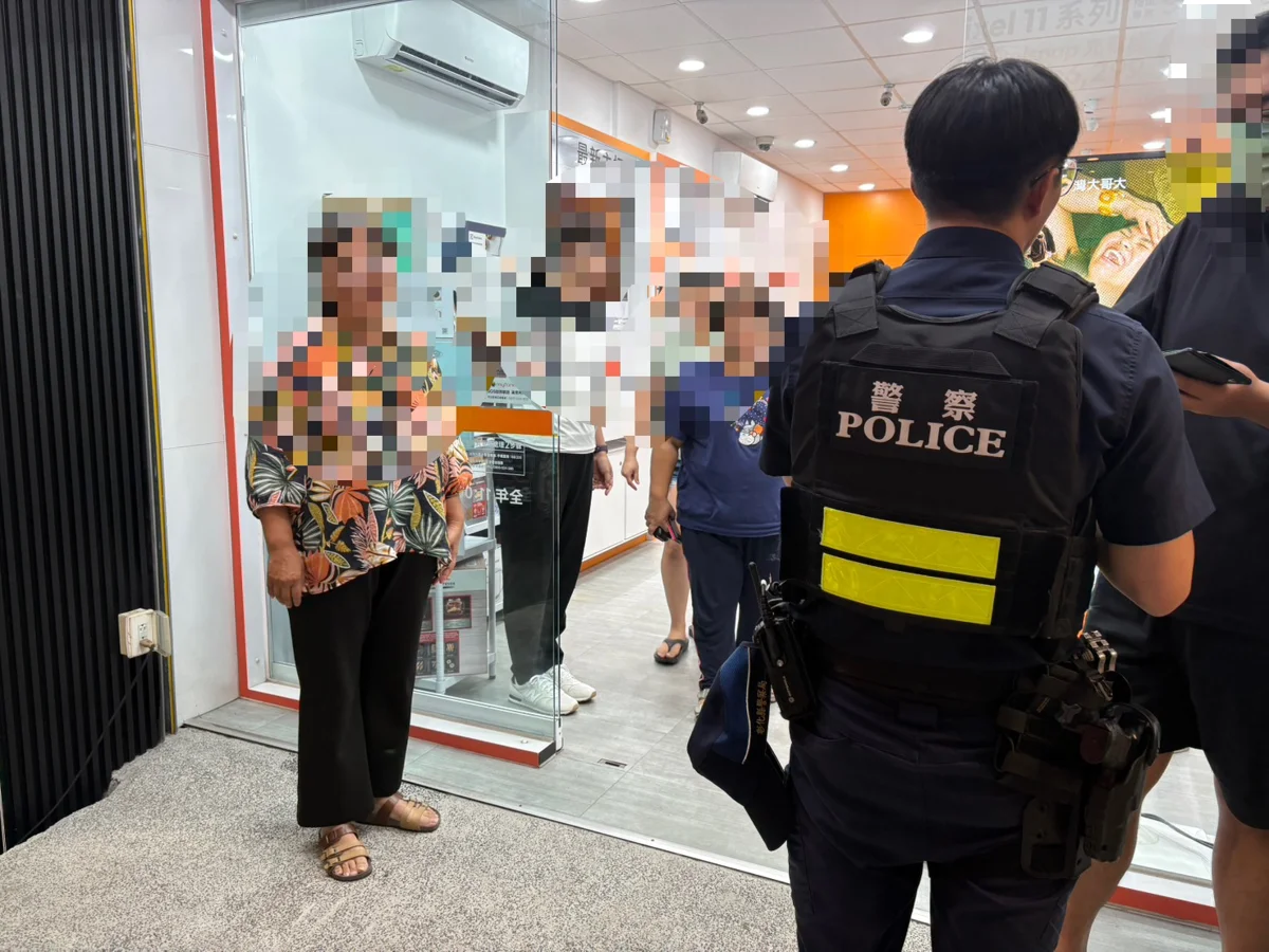 員林婦人迷途求助店家!熱心警及時救援 兒子趕抵感動團聚