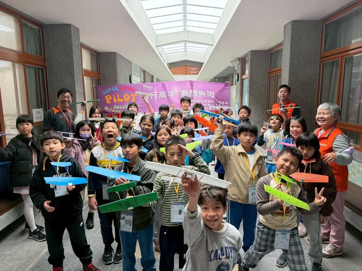 北市小小職人營一位難求!250名學童變身機師、建築師嗨翻寒假