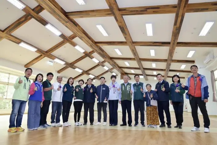 臺南長照再升級!北區勝安活動中心啟用,黃偉哲揭「菸酒老倉庫」變身秘辛