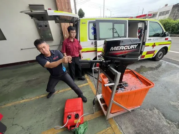 苗栗消防頭屋分隊精實訓練!船外機、消防幫浦車操作演練確保救災零死角