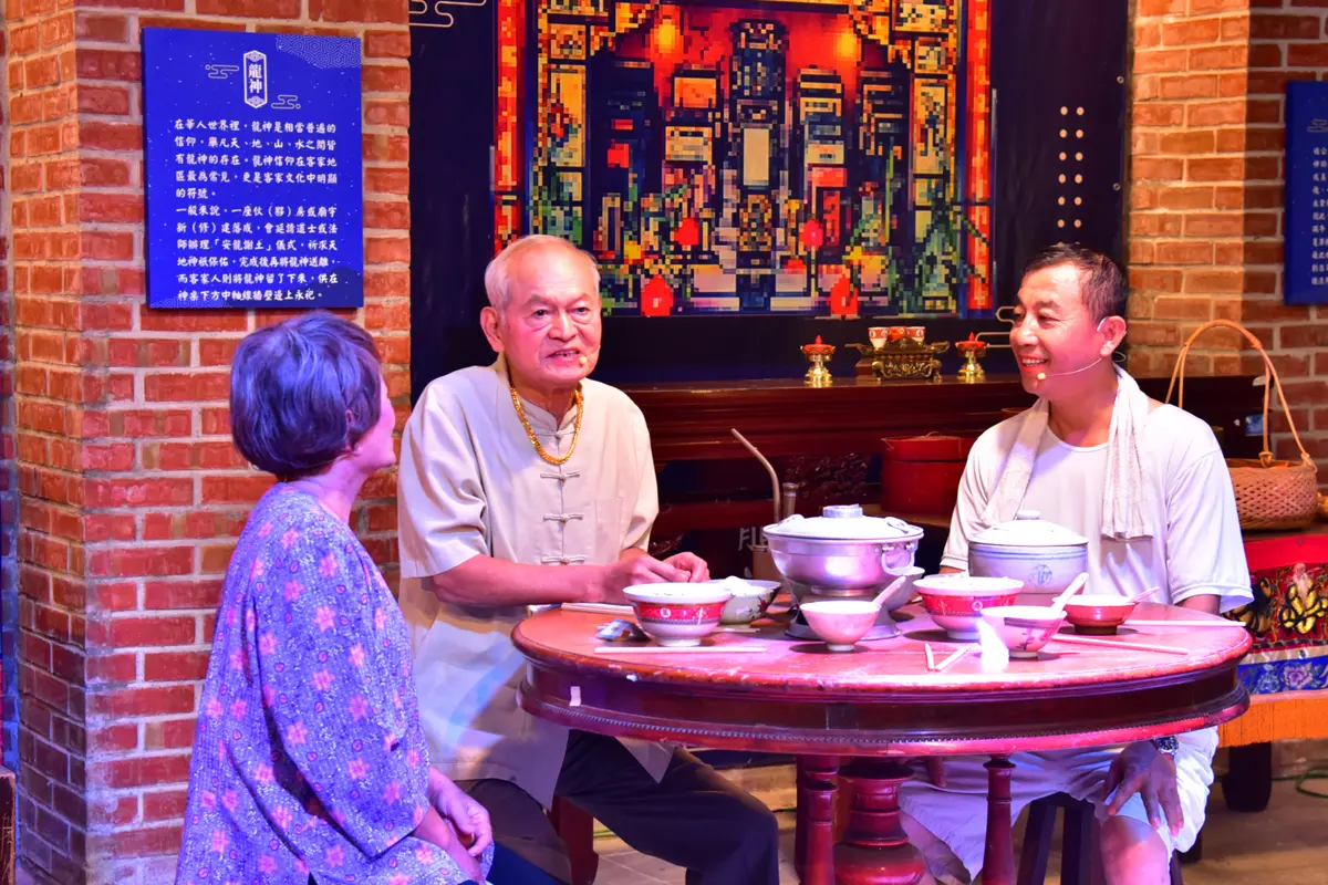 東勢上演《芋見花香》!志工演員飆戲逼哭全場 演活客家女性四代心酸
