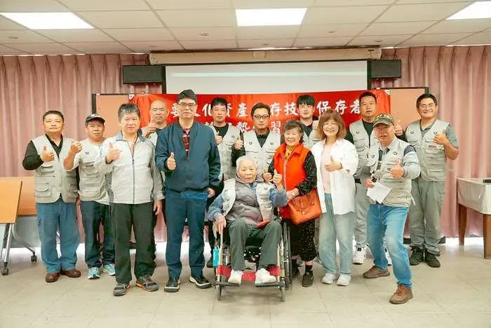 金門國寶匠師莊西勢親授瓦作絕活!8位學員拜師學藝 傳承百年古厝技藝