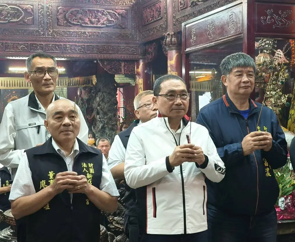 新店太平宮豪捐308萬助學!侯友宜親赴祈福 感謝廟方育才逾十年