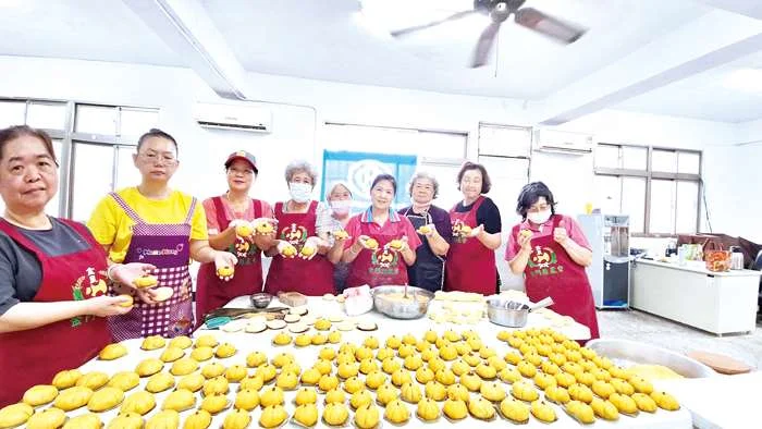 傳承古早味！金寧鄉青溪婦女巧手做金瓜粿 姊妹齊聚推廣食農教育