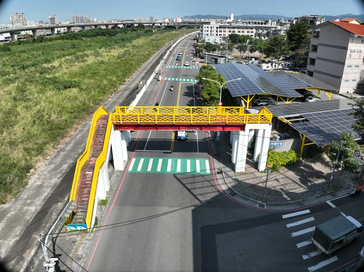 再見了!大里立新國中前天橋11/29起拆除 300萬打造友善人行空間