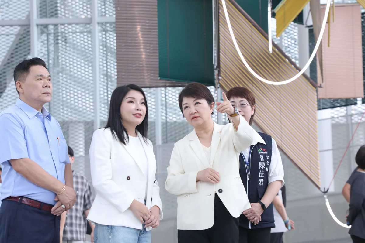 中台灣文化交流再升級!立委張嘉郡參訪台中綠美圖 盧秀燕親自接待分享經驗