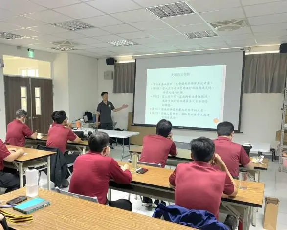 南市消防戰力升級!15名內勤菁英轉戰第一線,黃偉哲:幕僚思維注入火場決斷