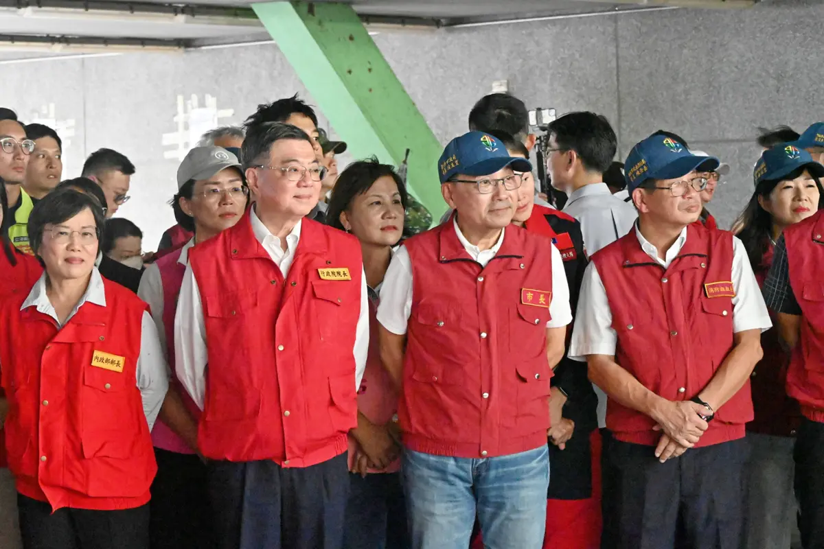 新北模擬8.5強震!侯友宜、卓榮泰坐鎮指揮,跨7縣市搜救隊集結新莊畫面曝光