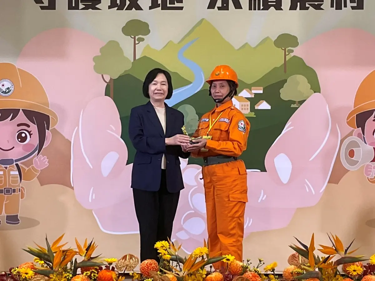 汛期最強守護者!新北10位防災英雄獲表揚,默默守護家園十年