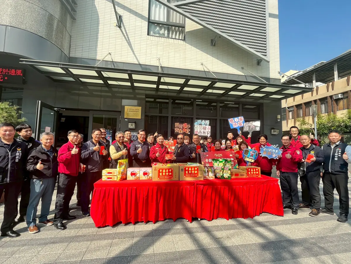 春節不打烊!中市消防局長孫福佑率隊慰問第一線英雄 感性喊話:感謝有你