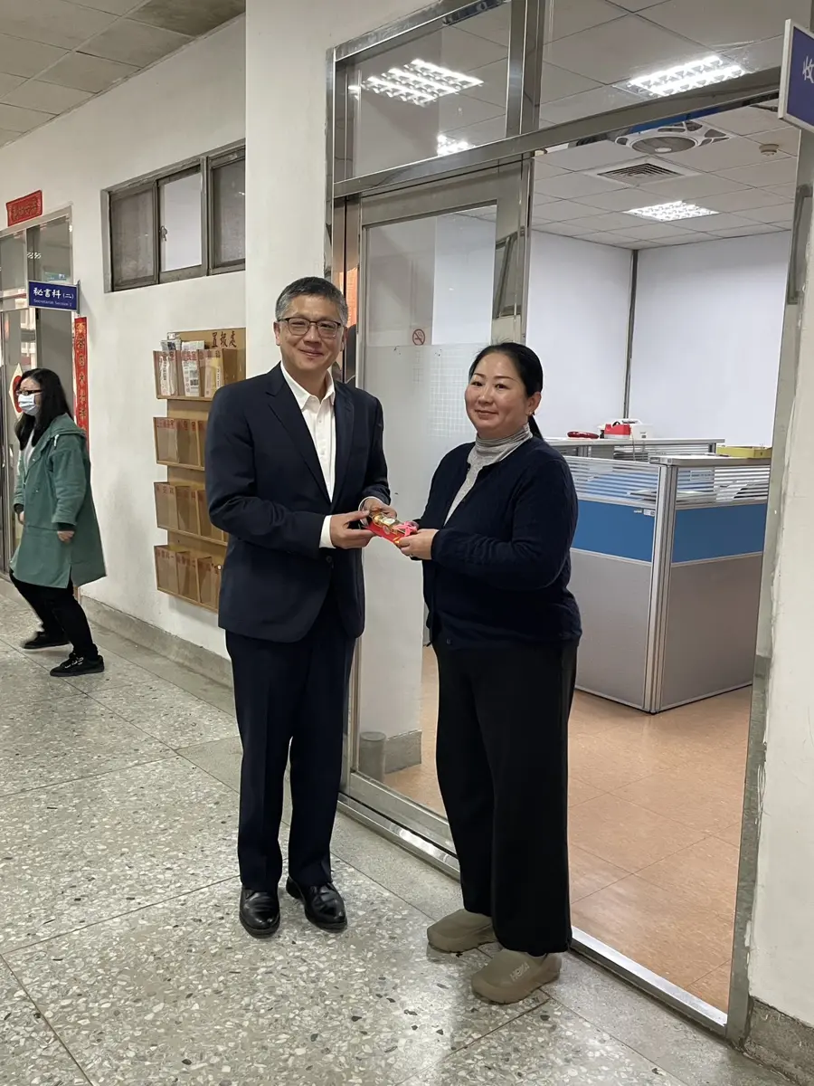 金門女警好暖心!局長黃壬聰婦女節前夕送「甜蜜」祝福