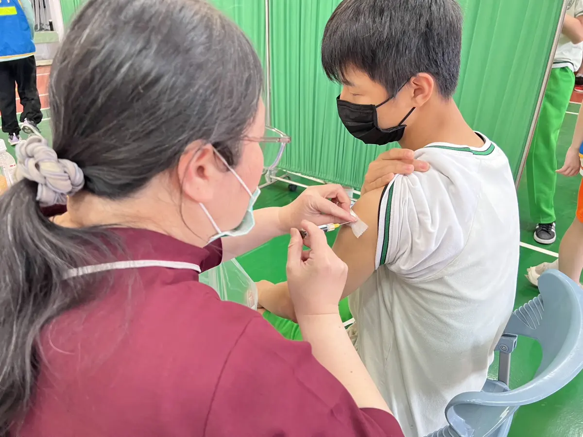 【2026最新】現省1萬4!新北國中生免費打HPV疫苗 男女皆可接種