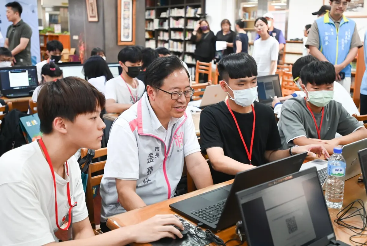 桃園市政府首辦高中生國際科技夏令營,邀請矽谷專家分享人工智慧應用