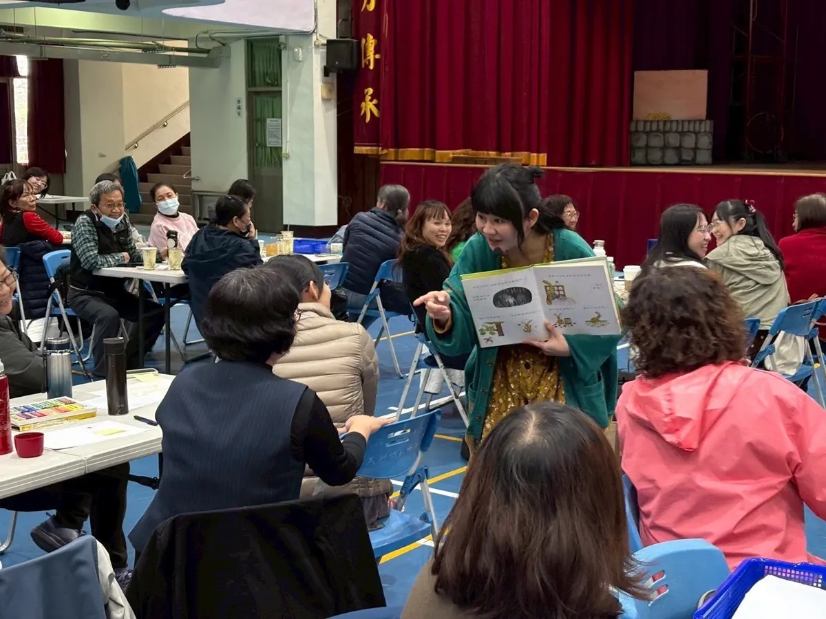 百位志工變身劇場大師！中市推「有溫度」故事饗宴 點燃學童閱讀魂