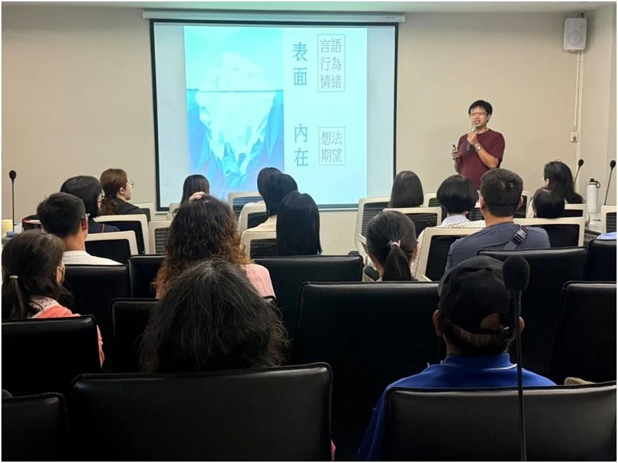 孩子整天滑手機怎麼辦？衛生局長傳授「3大溝通原則」化解親子衝突