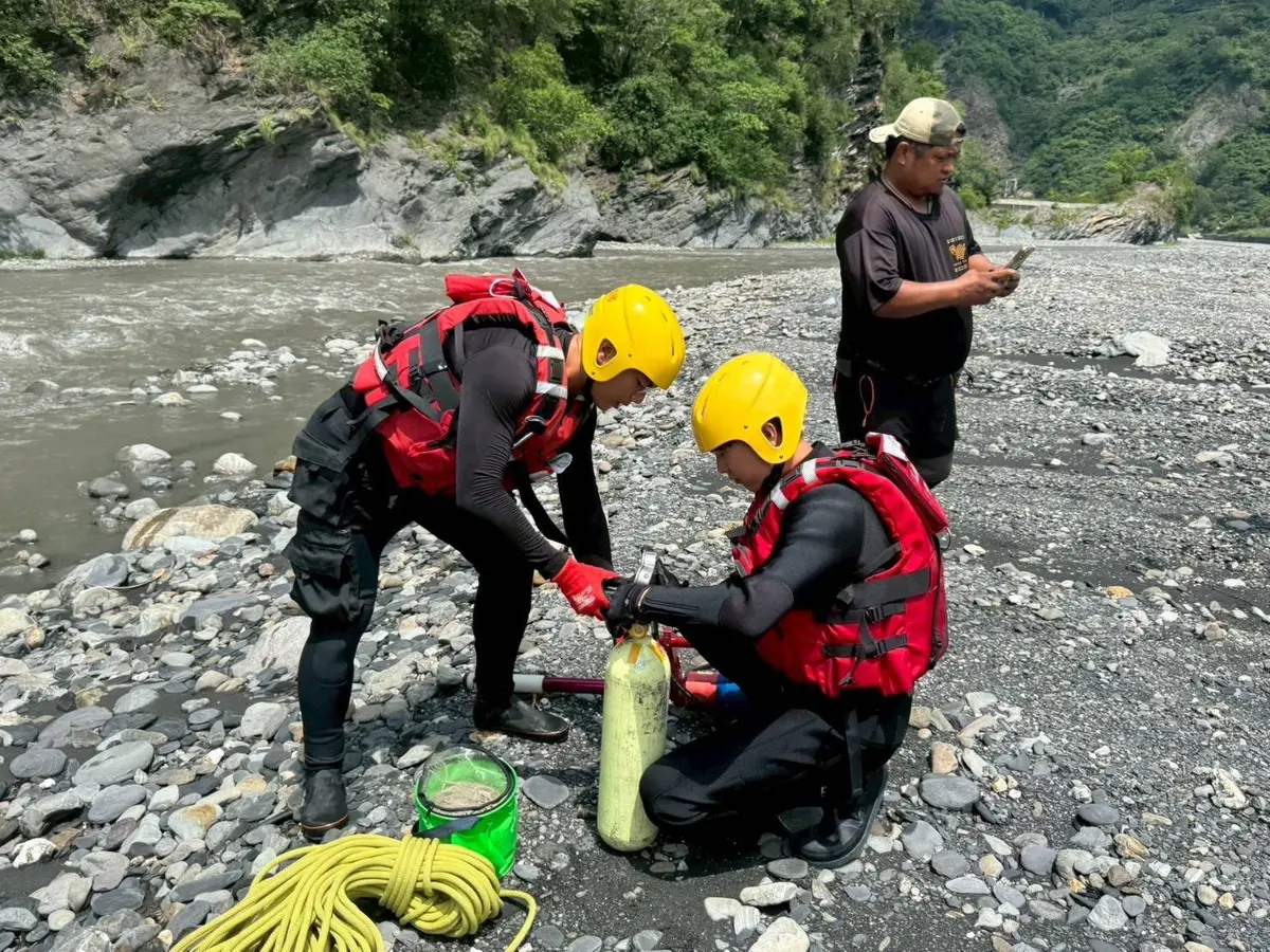 茂林汛期備戰！消防隊濁口溪實兵演練，守護遊客戲水安全
