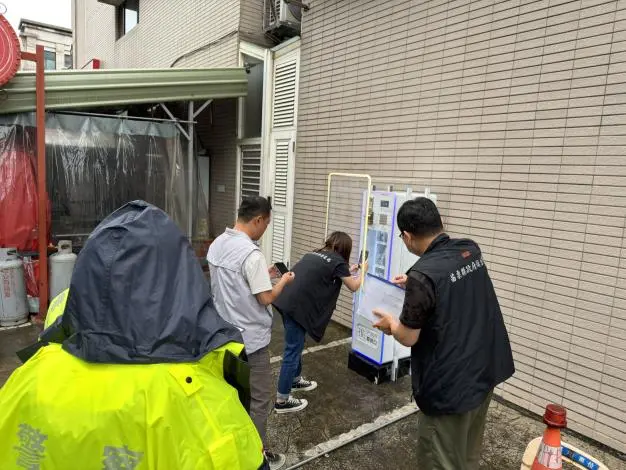 頭份驚見「電子煙販賣機」？苗縣府急查真相大白：原來賣的是這個