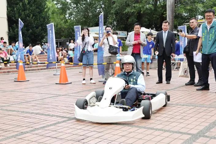 台南2026技職博覽會永康登場!AI塗鴉牆、機器人手臂超吸睛,黃偉哲邀親子同樂