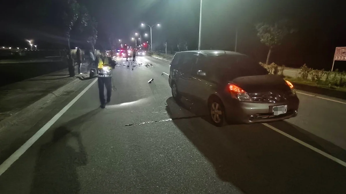 臺東臨海路深夜車禍!20歲男騎重機右轉遭撞 手臂骨折急送醫