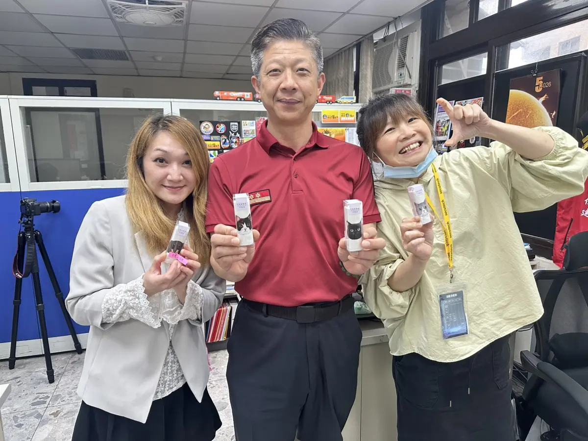 向英雄背後的她們致敬!基隆消防局長母親節送暖 感謝無名女英雄