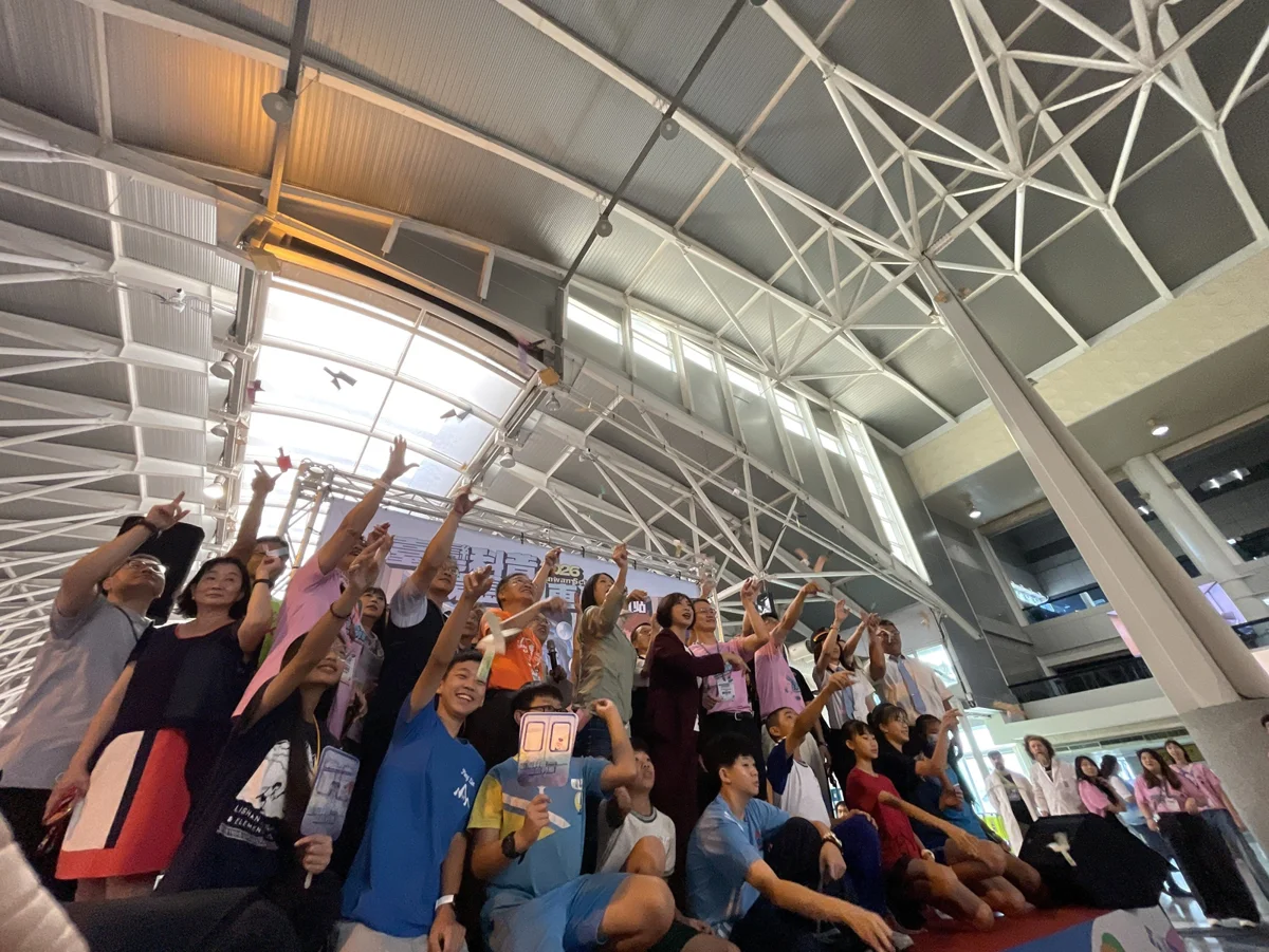 2026臺灣科普環島列車停靠台中!27個科學關卡吸引1600名學童嗨翻天