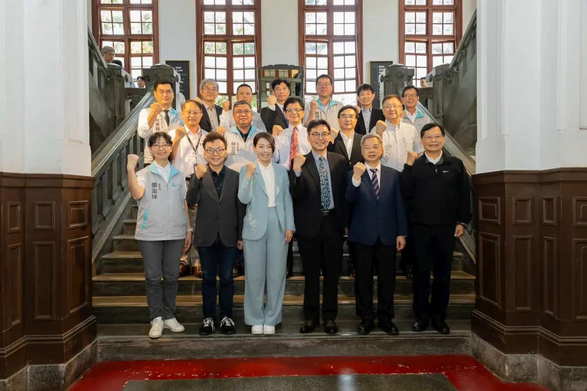 立委考察新竹拍板!中油舊庫擬設太空中心、東區將建K-12雙語學校