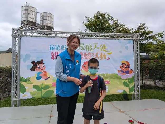 苗栗慢飛天使北埔農場同樂!543名親師生體驗客家文化、乘坐鐵牛車