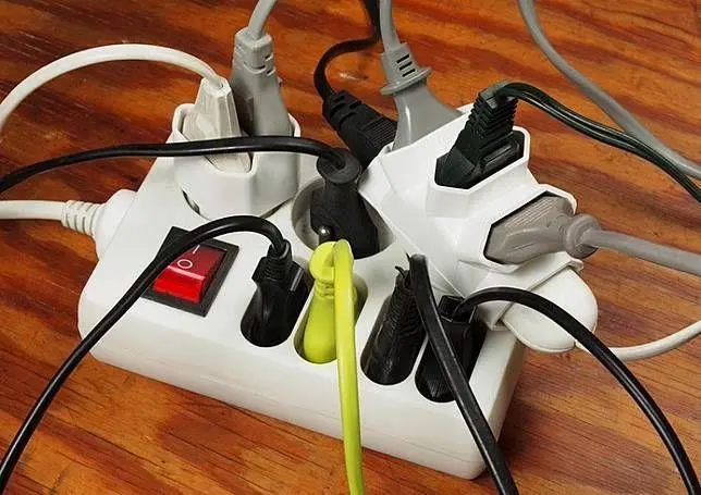 延長線接延長線超NG!苗栗消防局警告:小心釀災,家中「高耗電怪獸」要分流