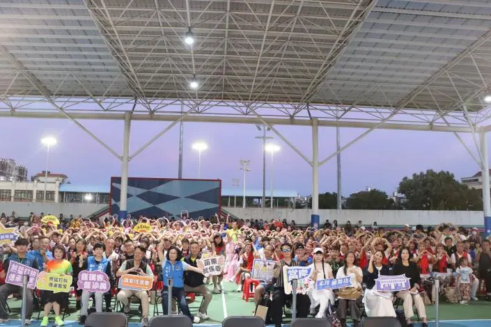 竹南運動公園嗨翻!苗栗客家廣場舞初賽24隊尬舞 展現山城活力
