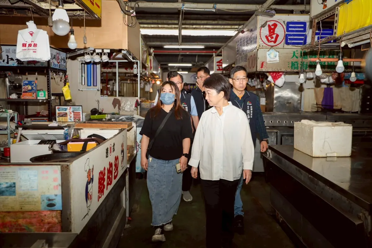 台中向老鼠宣戰!盧秀燕親赴西屯市場督軍,啟動「台中NO鼠」大掃除