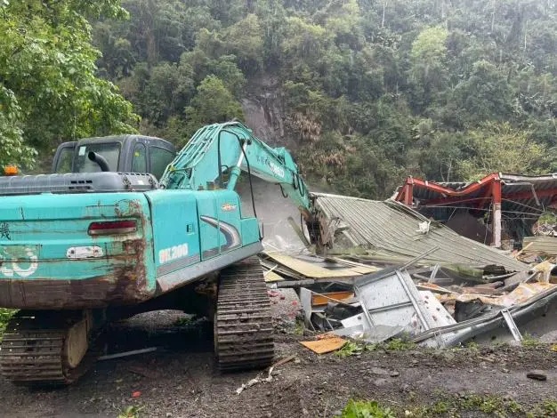 少女溺斃悲歌劃句點！尖石鄉「武林帖」違建營地遭縣府鐵腕強拆
