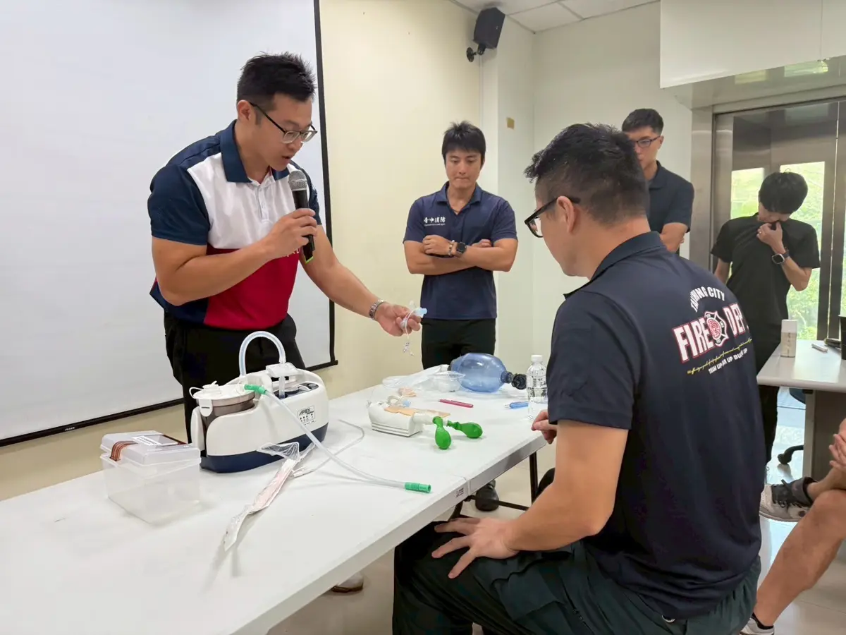 台中消防全台首創!專利3D列印氣切教具亮相,低成本助攻搶救生命