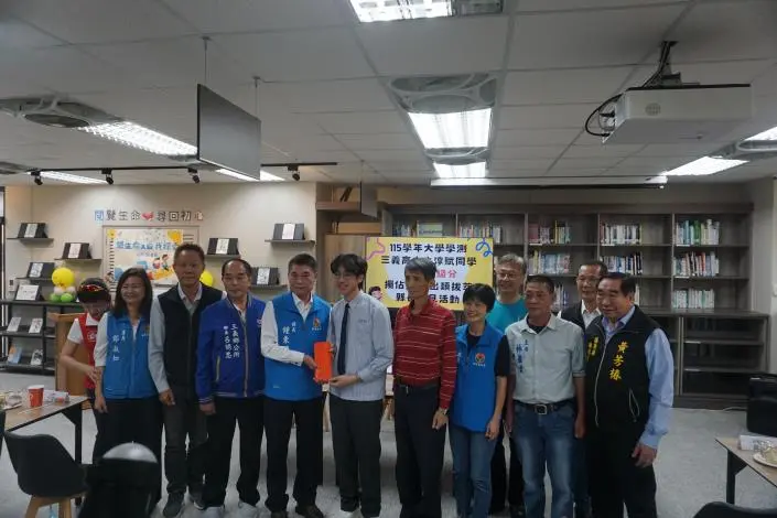 三義高中創校首位學測滿級分!鍾東錦頒78萬重金獎學霸圓夢