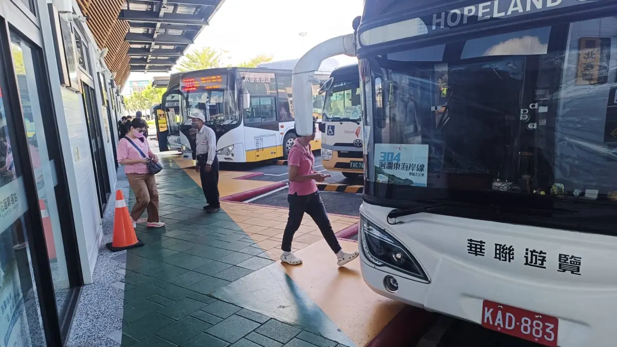 花蓮「304公車」秒殺！縣府加碼送午餐伴手禮，暢遊東海岸攻略大公開