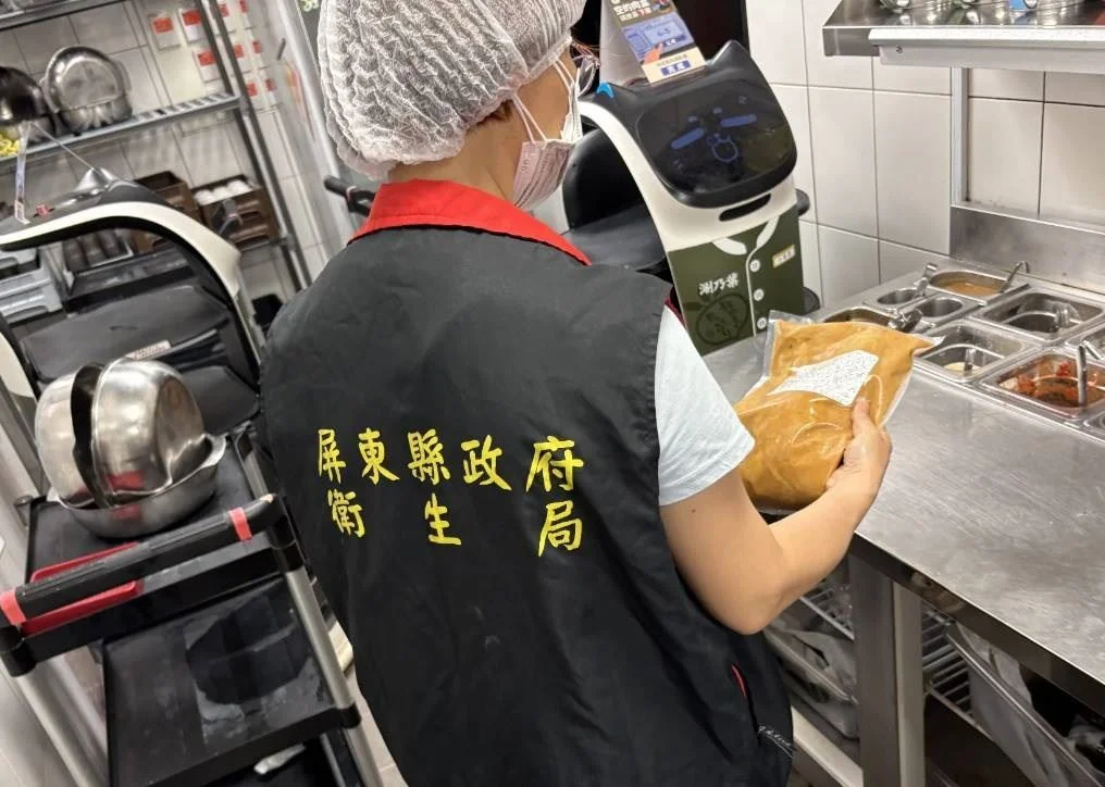 致癌油風暴擴大！屏東縣火速追查下架逾6千公斤問題食品，33項醬料高湯流向曝光
