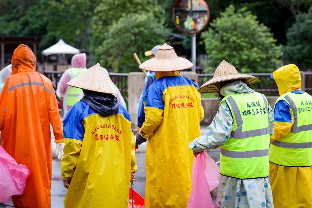 宜蘭迎新年！代理縣長林茂盛領400人蘇澳大掃除 揮別風災陰霾