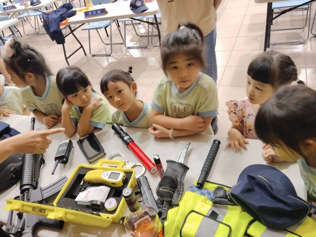 萌娃出任務！嘉人幼兒園參訪鹿港分局 體驗「小小波麗士」從小扎根法治觀念
