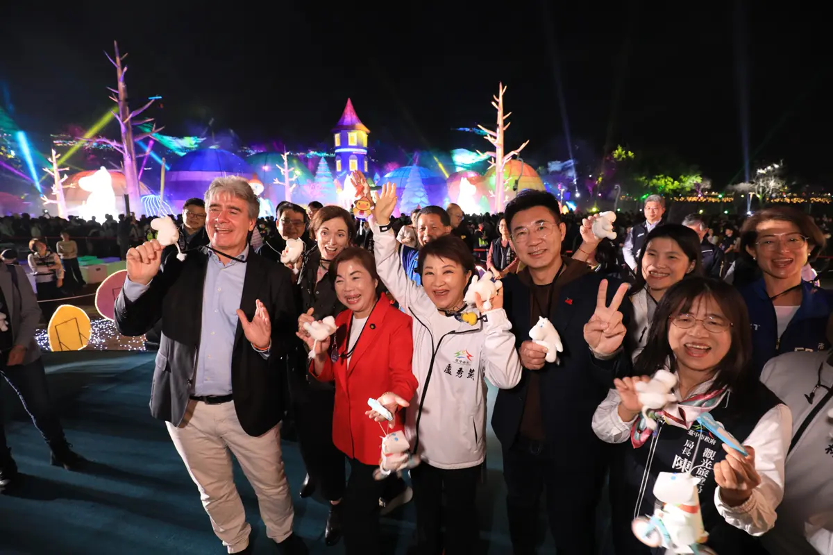 台中燈會今晚點燈!盧秀燕親發姆明提燈,中央公園變身「極光姆明谷」