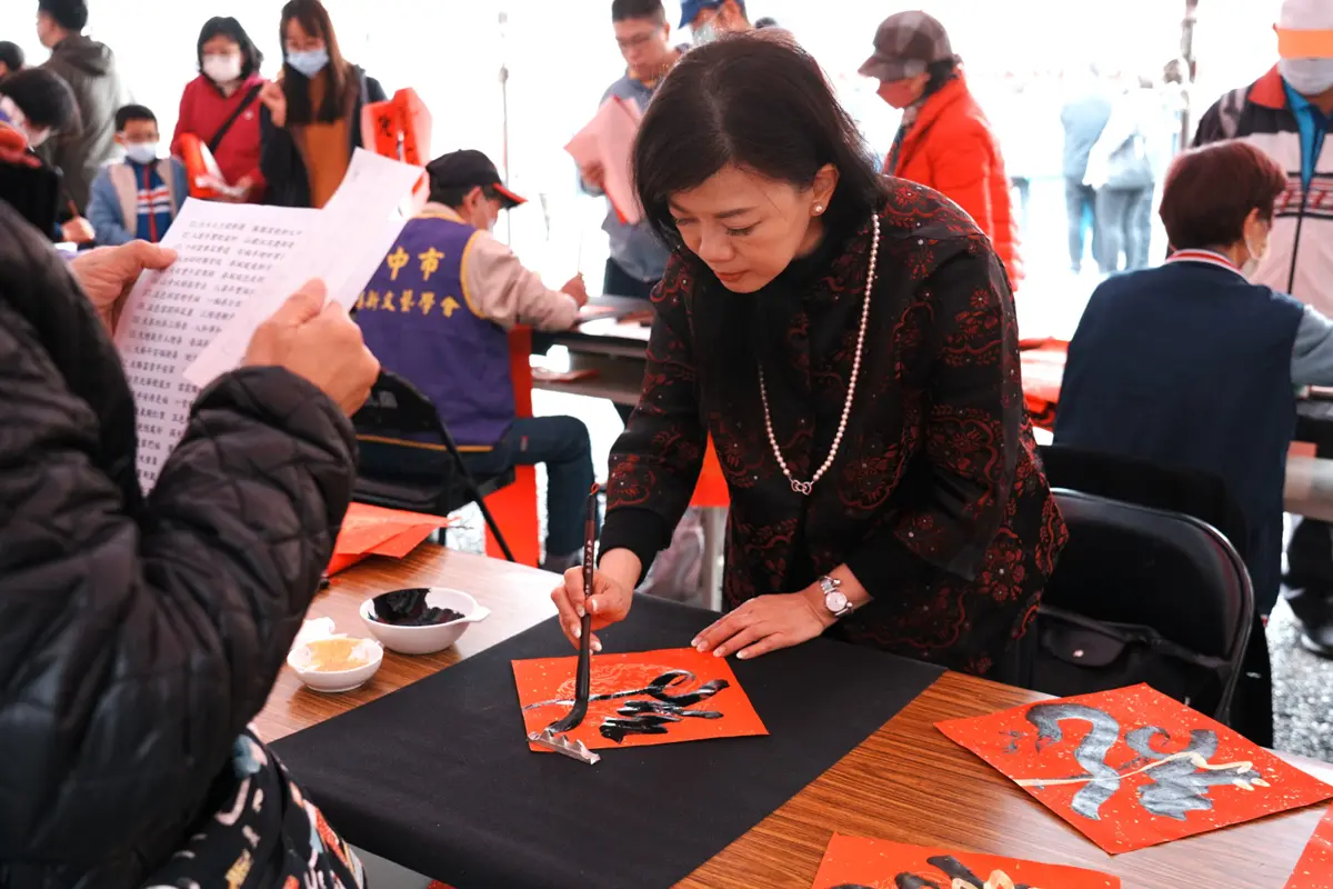 台中孔廟迎春揮毫1/31登場!600份大師春聯免費索取,還有親子手作體驗