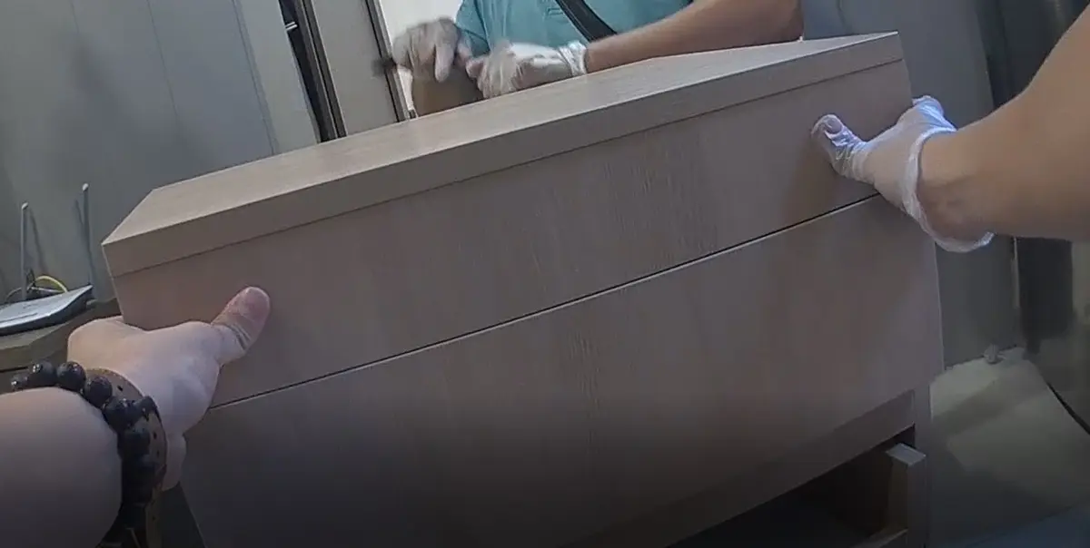 高雄毒鴛鴦藏身苓雅區!香氛菸彈竟是「喪屍毒品」,警破獲毒品小金庫
