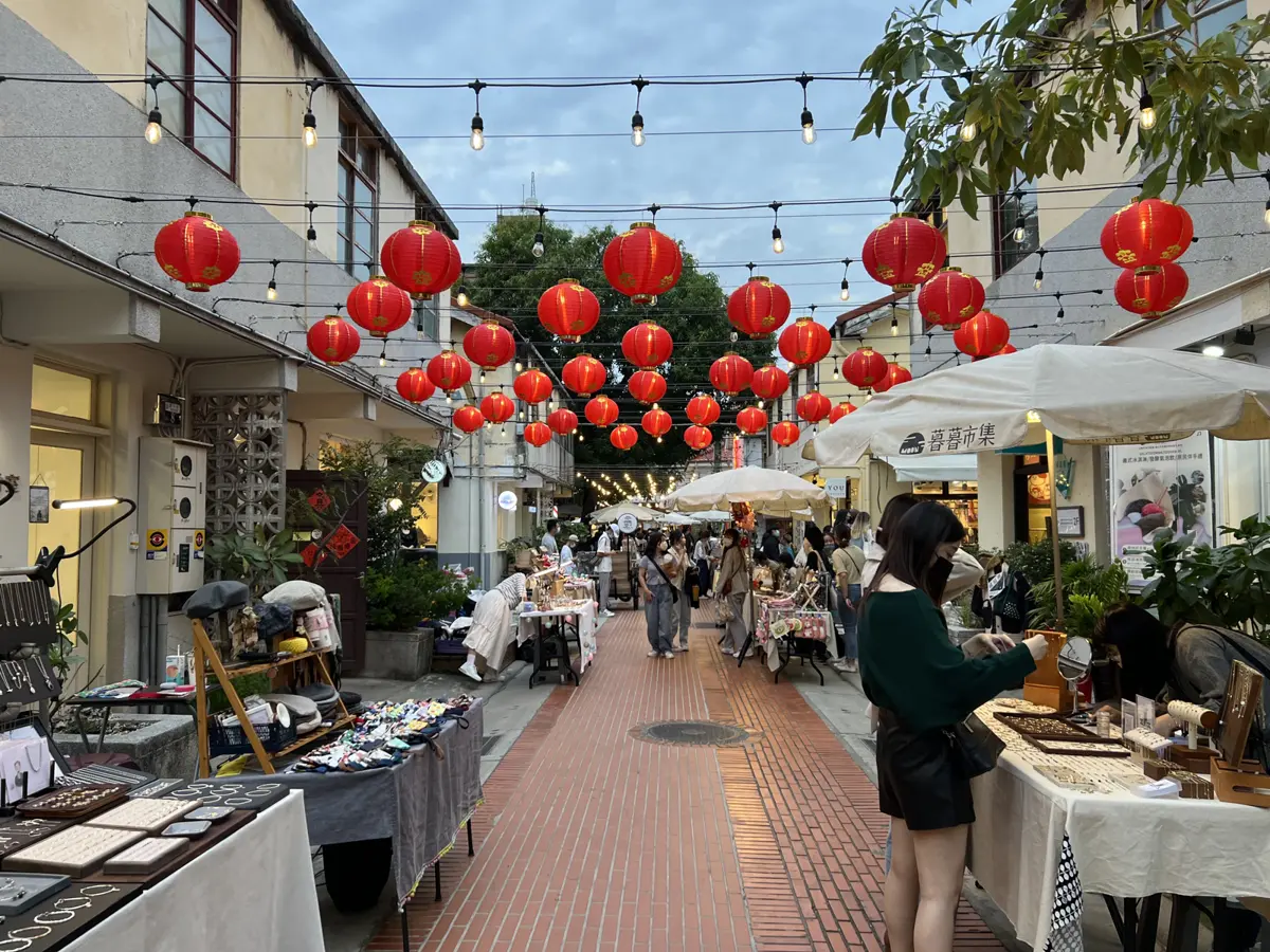 台中走春懶人包!審計、光復新村6大限定好康,辣椒冰淇淋、馬年發財幣等你拿
