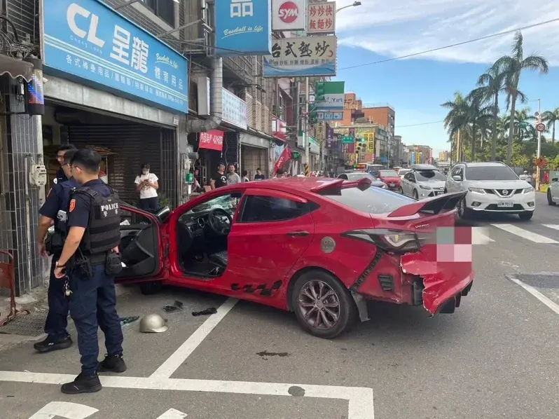 桃園行車糾紛升級!休旅車男怒砸小客車並打人