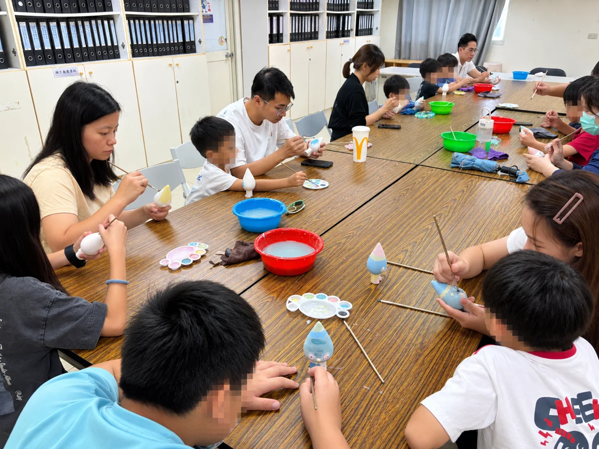 花蓮縣全民運動館公共藝術計畫開跑!50件親子彩繪陶瓷將永久展於1樓空間
